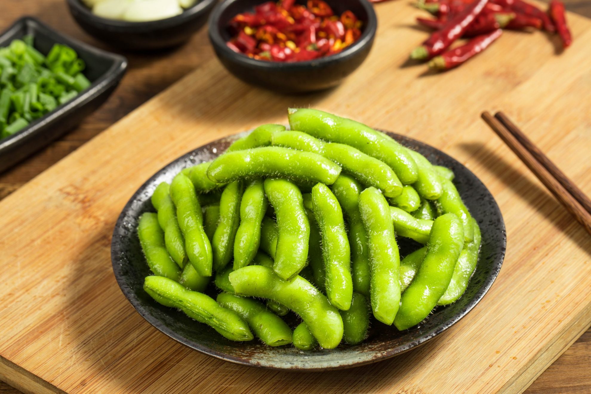 Plate of soybeans illustrates blog:What Is Edamame and What Are Its Health Benefits?