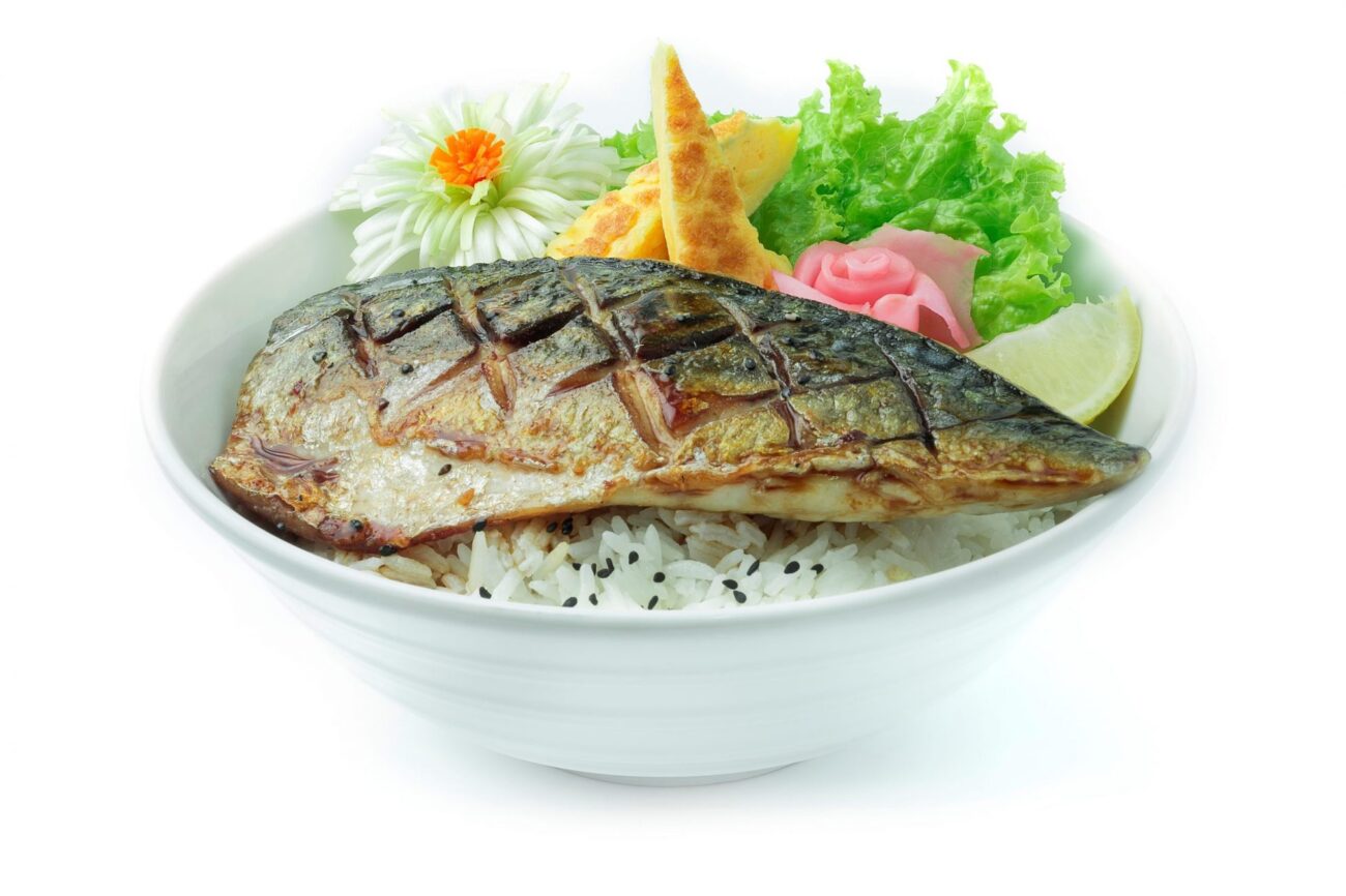 Image of fish and rice on a plate illustrates blog: Furikake, everything you need to know