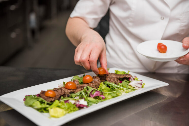 Chef Gourmet nutritious catered meals for employee