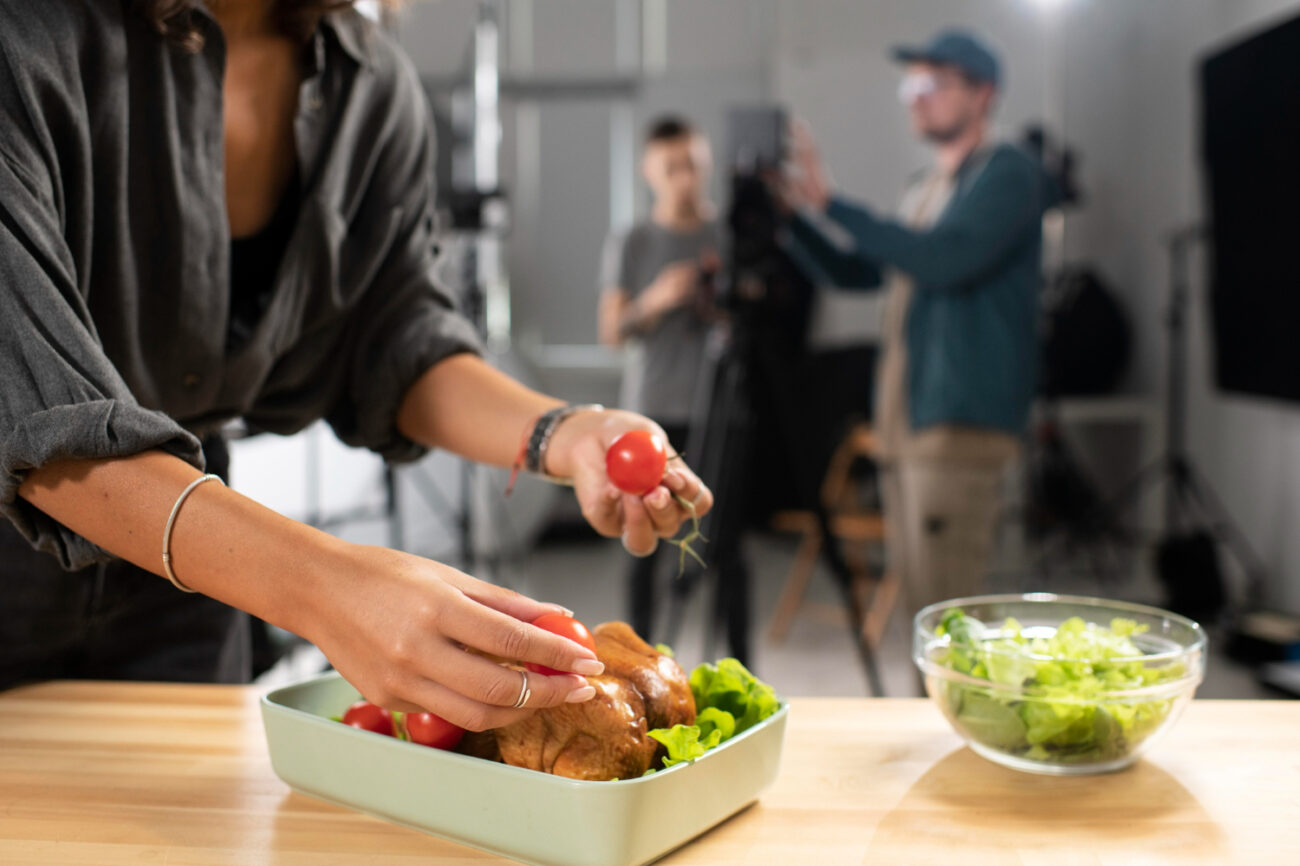 Professional using meal prep services to save time during workweek