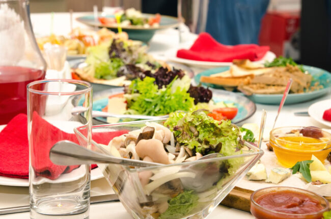 Healthy catering as an employee perk in a professional workplace